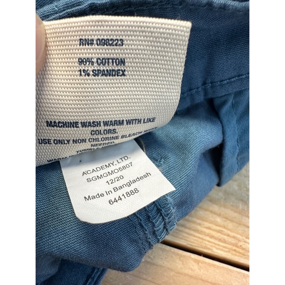 Magellan Outdoors Lobster Print Shorts Casual Everyday Blue Size 38W - Picture 4 of 6